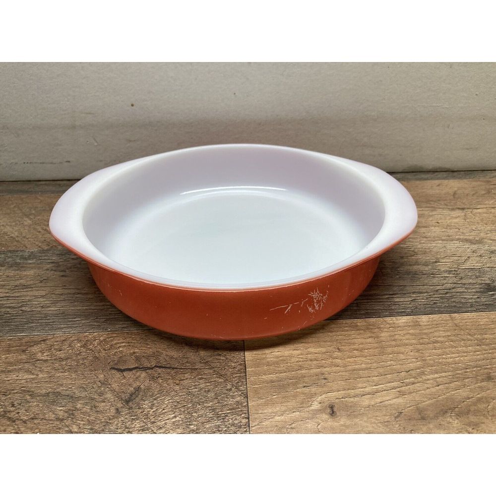 Vintage Round 8" Flamingo Pink Pyrex Cake, Pie or Casserole #221, Made in‎ USA